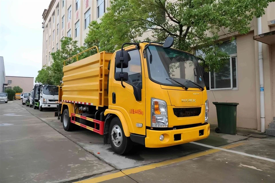 Road Surface Washing Truck high quality